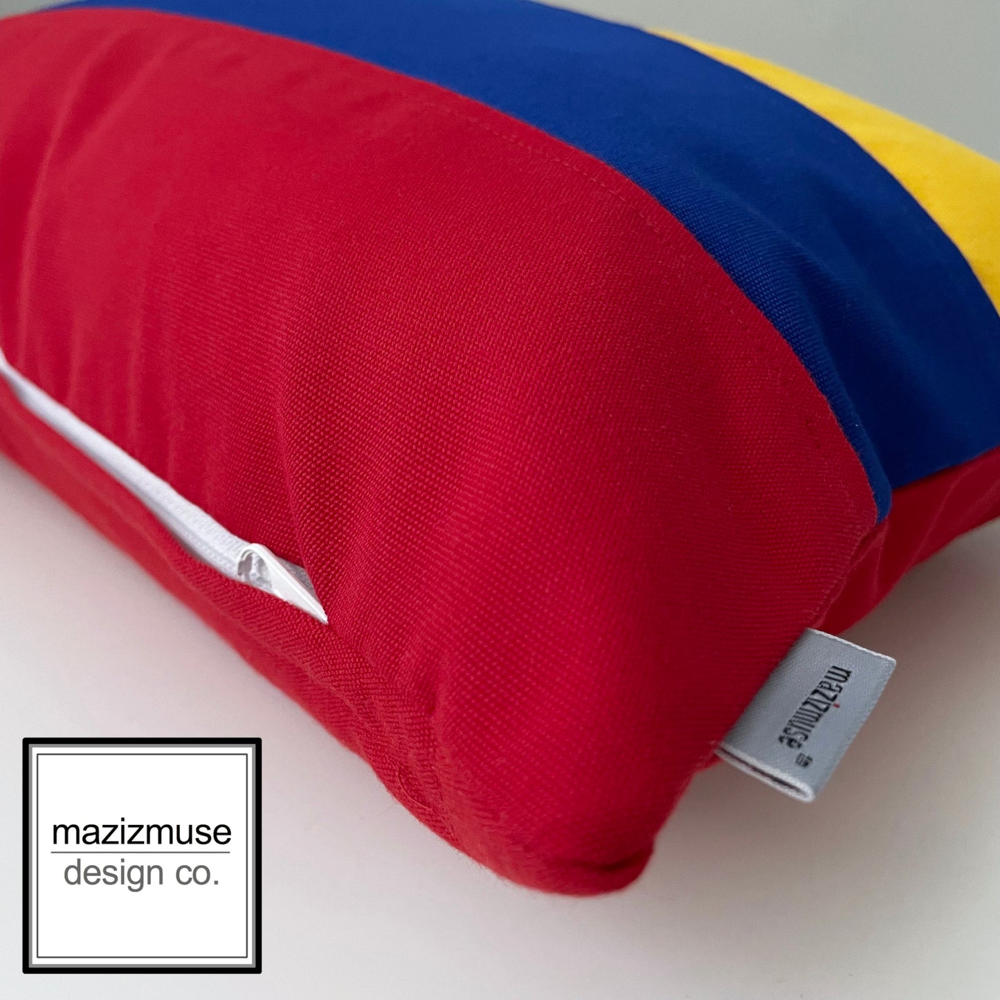 colombian flag pillow showing zipper detail