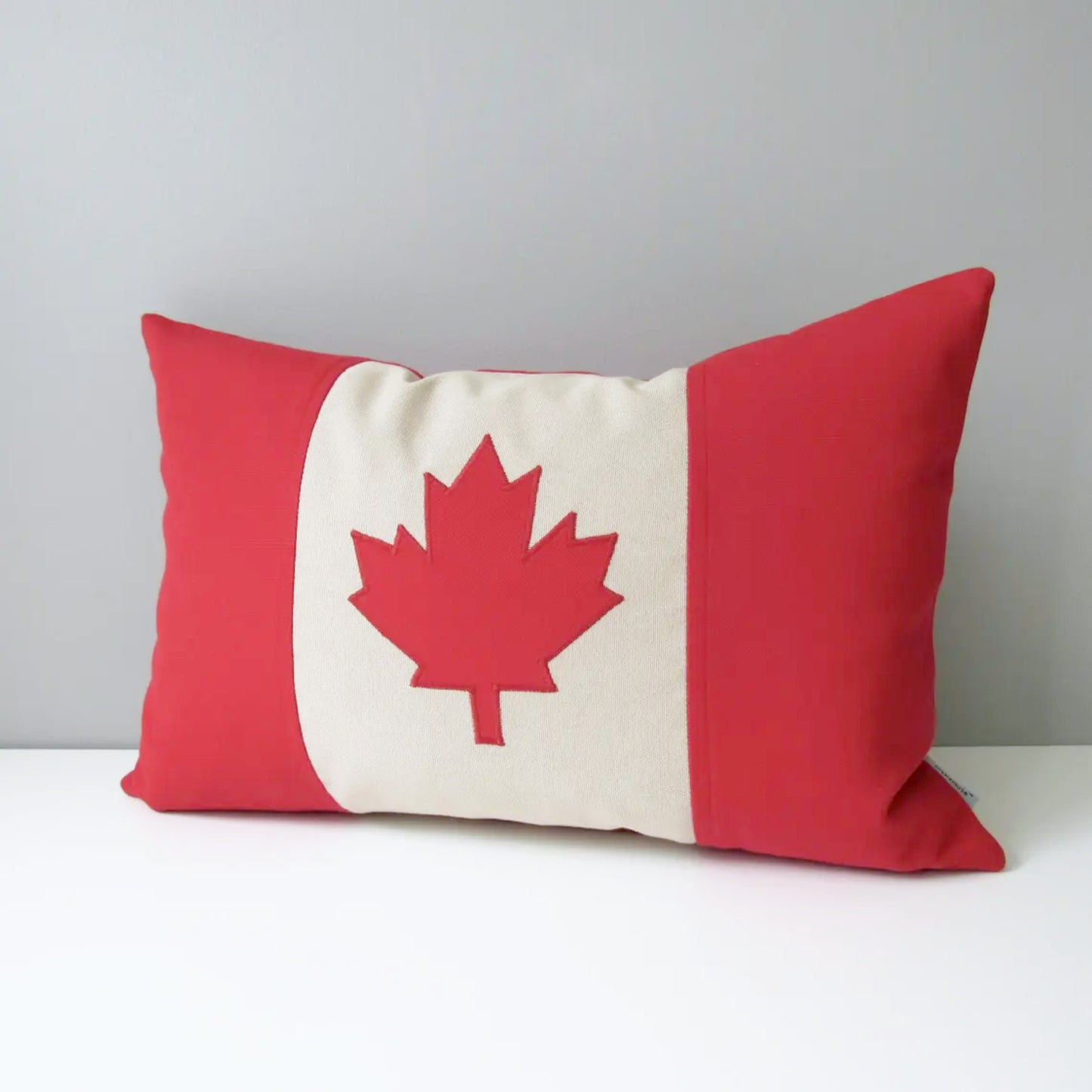 Canada Flag Sunbrella Pillow Cover, Maple Leaf Outdoor Sunbrella Cushion Cover