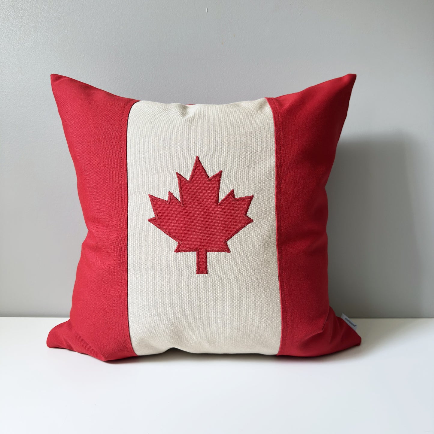 Canada Flag Pillow Cover, Maple Leaf Outdoor Sunbrella® Cushion 45cm/18"